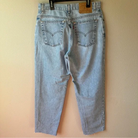 Levis 550 light wash denim straight leg mom jeans - Picture 5 of 7